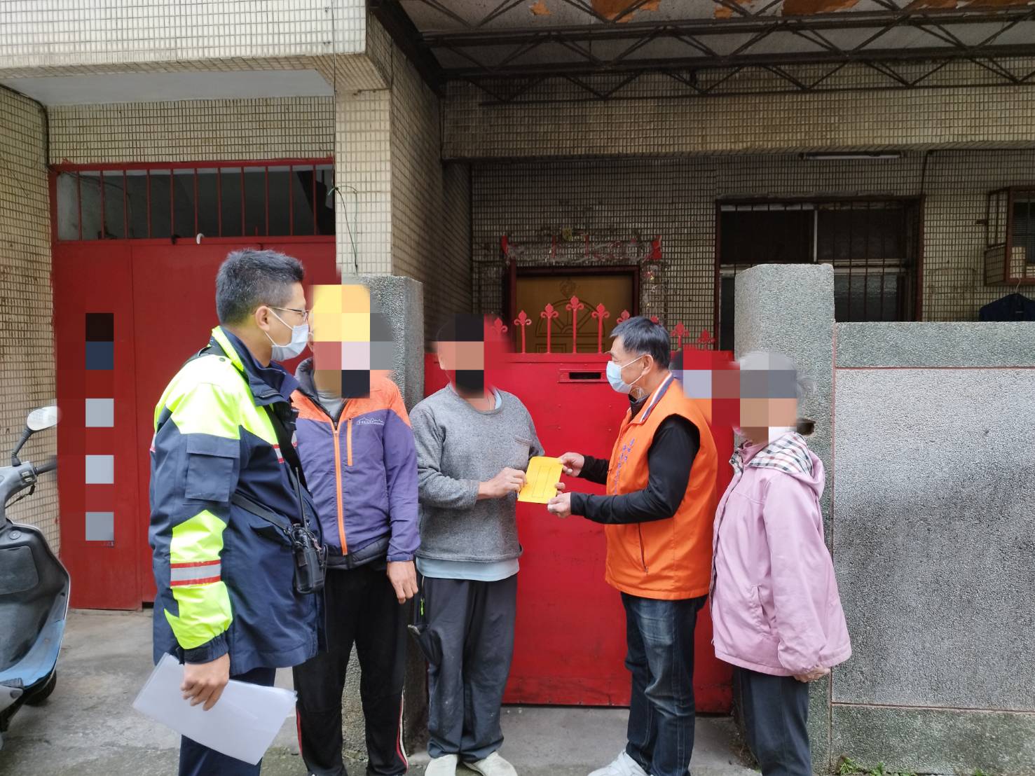 及時雨 烏日暖警助弱勢度過年關