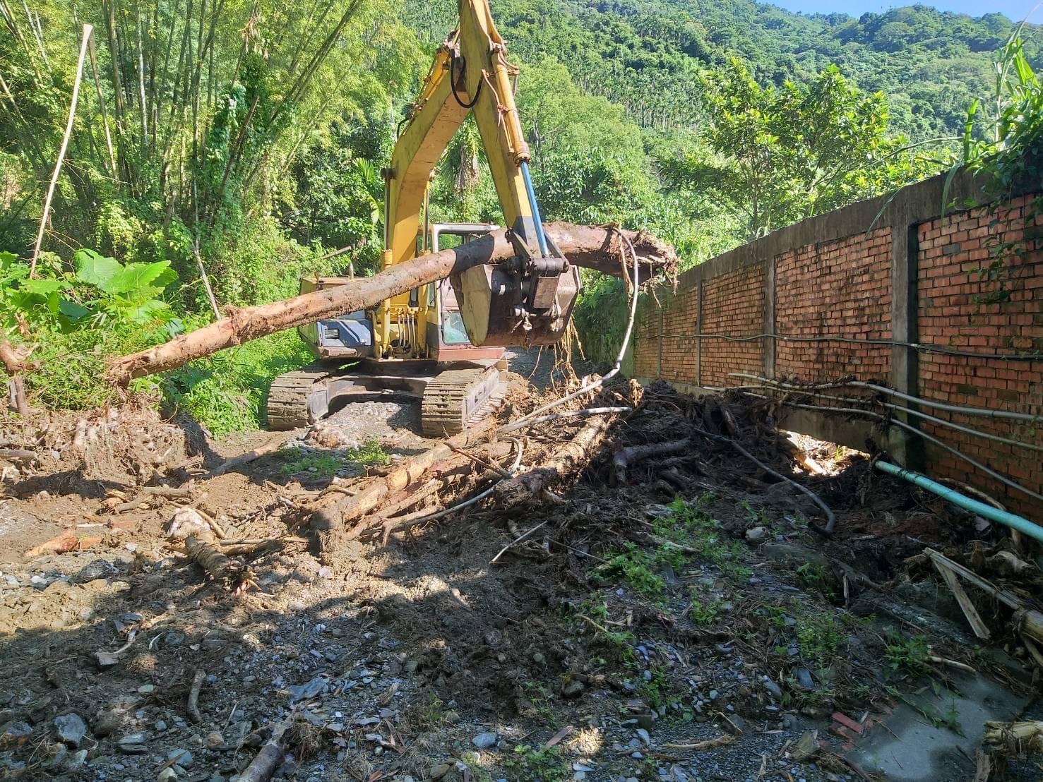 曾淑懿指示全鄉搶通三十五處 向公程會提送三十四件災後重建案