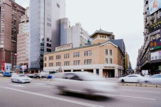 跟著文資地圖認識臺北歷史風景  漫步城中到攝影中心換貼紙