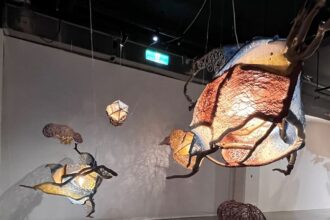 10件大型作品創造驚豔美感   中市纖博館光之纖維展即日起開跑